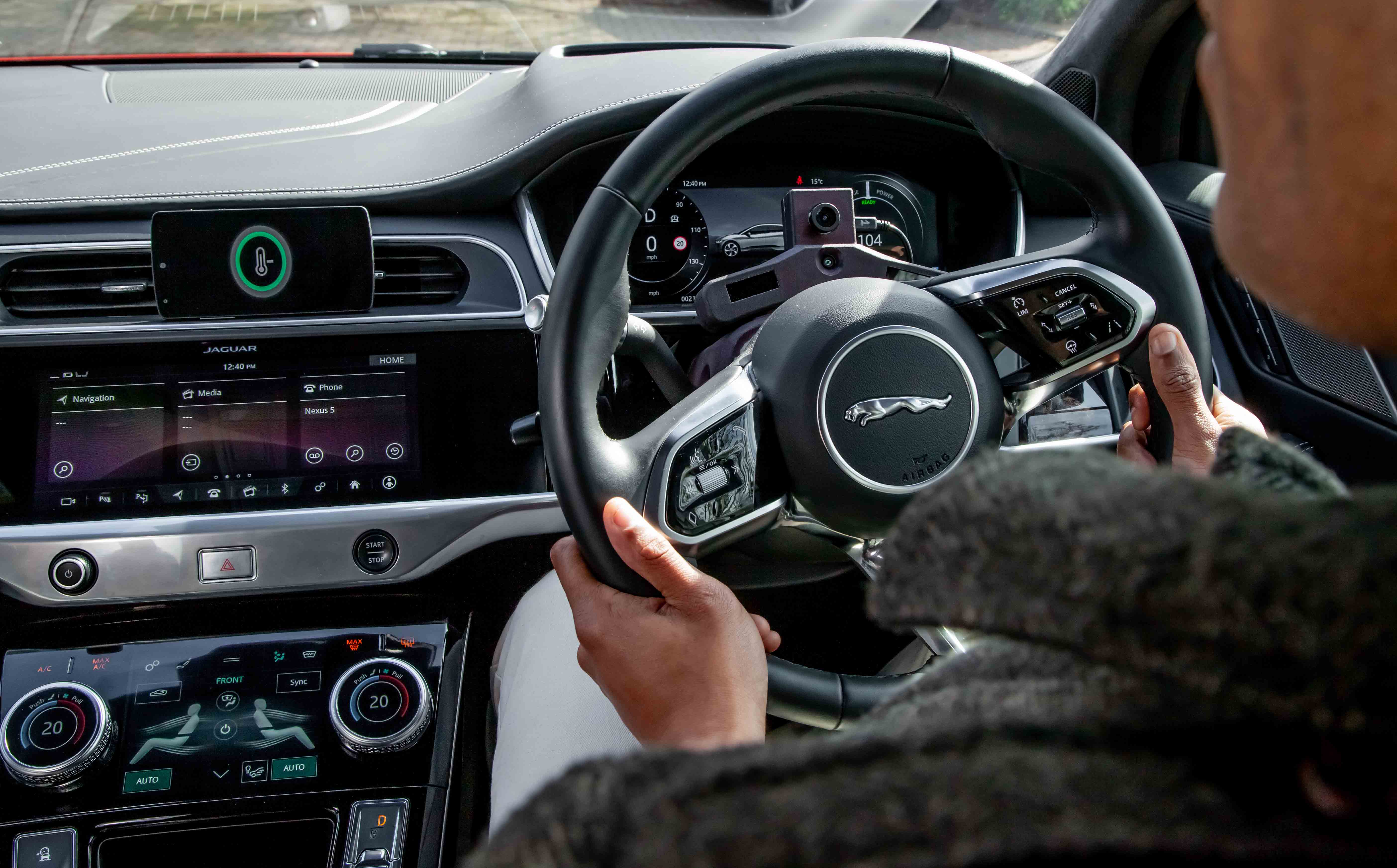 JAGUAR LAND ROVER DESAFÍA LOS LÍMITES DE LA TECNOLOGÍA