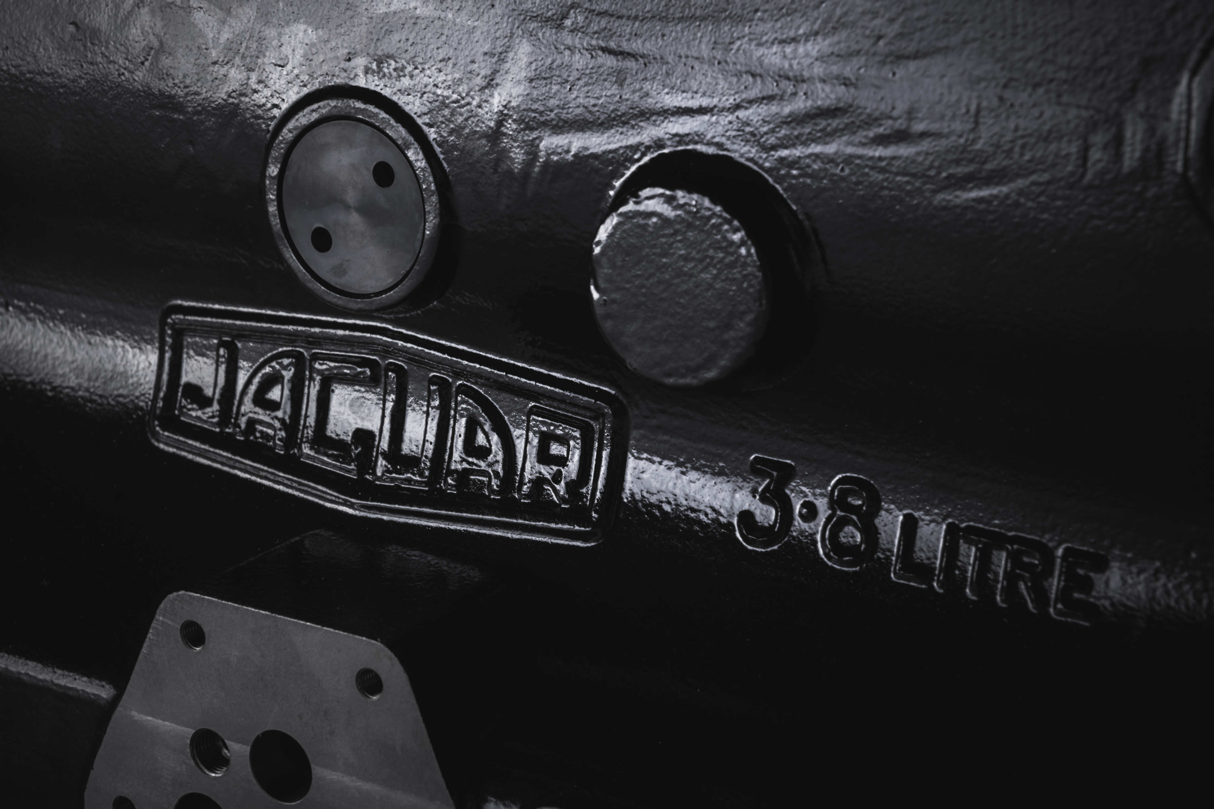 JAGUAR CLASSIC REINCORPORA EL BLOQUE DEL MOTOR XK DE 3,8 LITROS