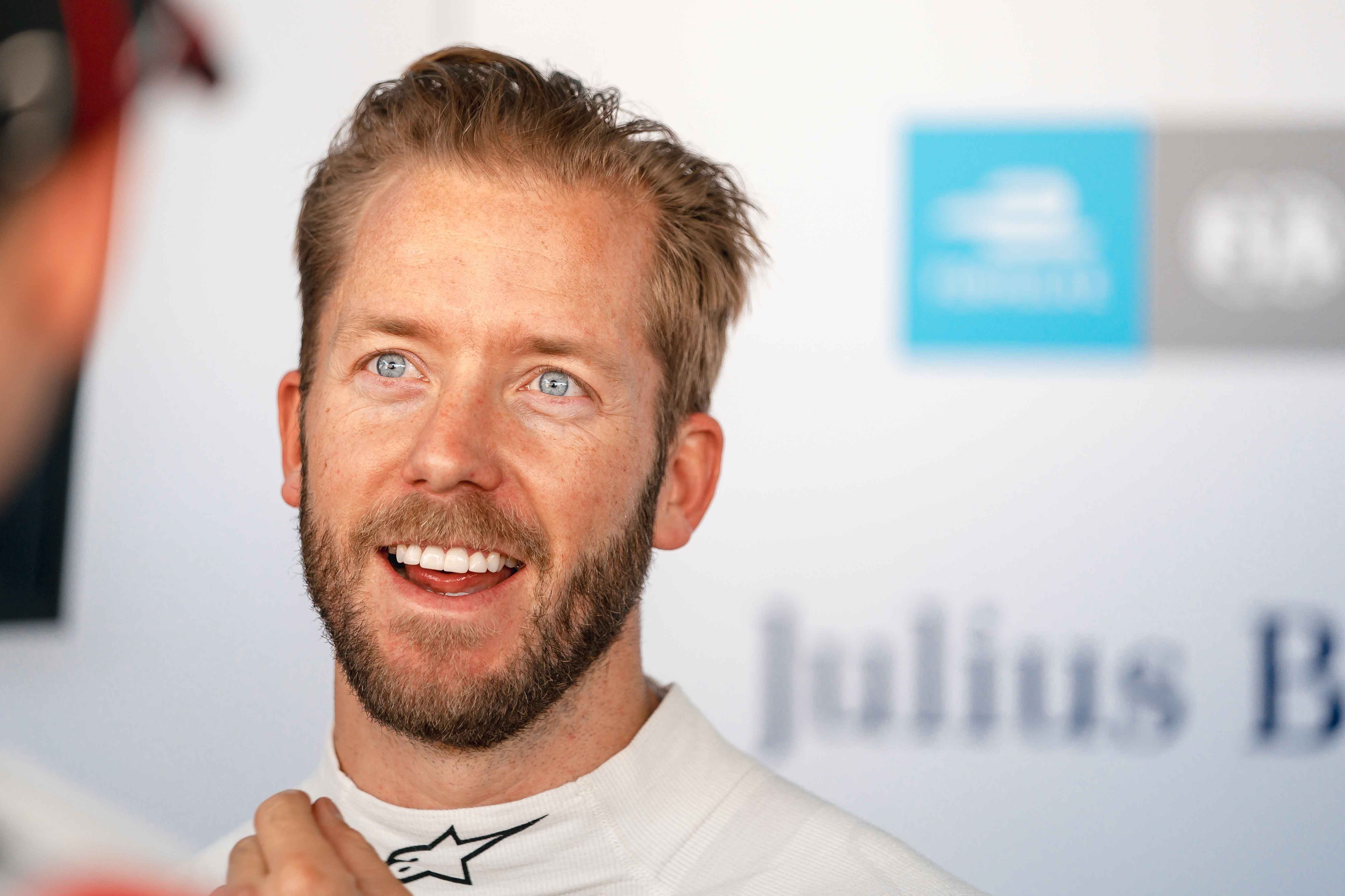 SAM BIRD SE UNE A PANASONIC JAGUAR RACING