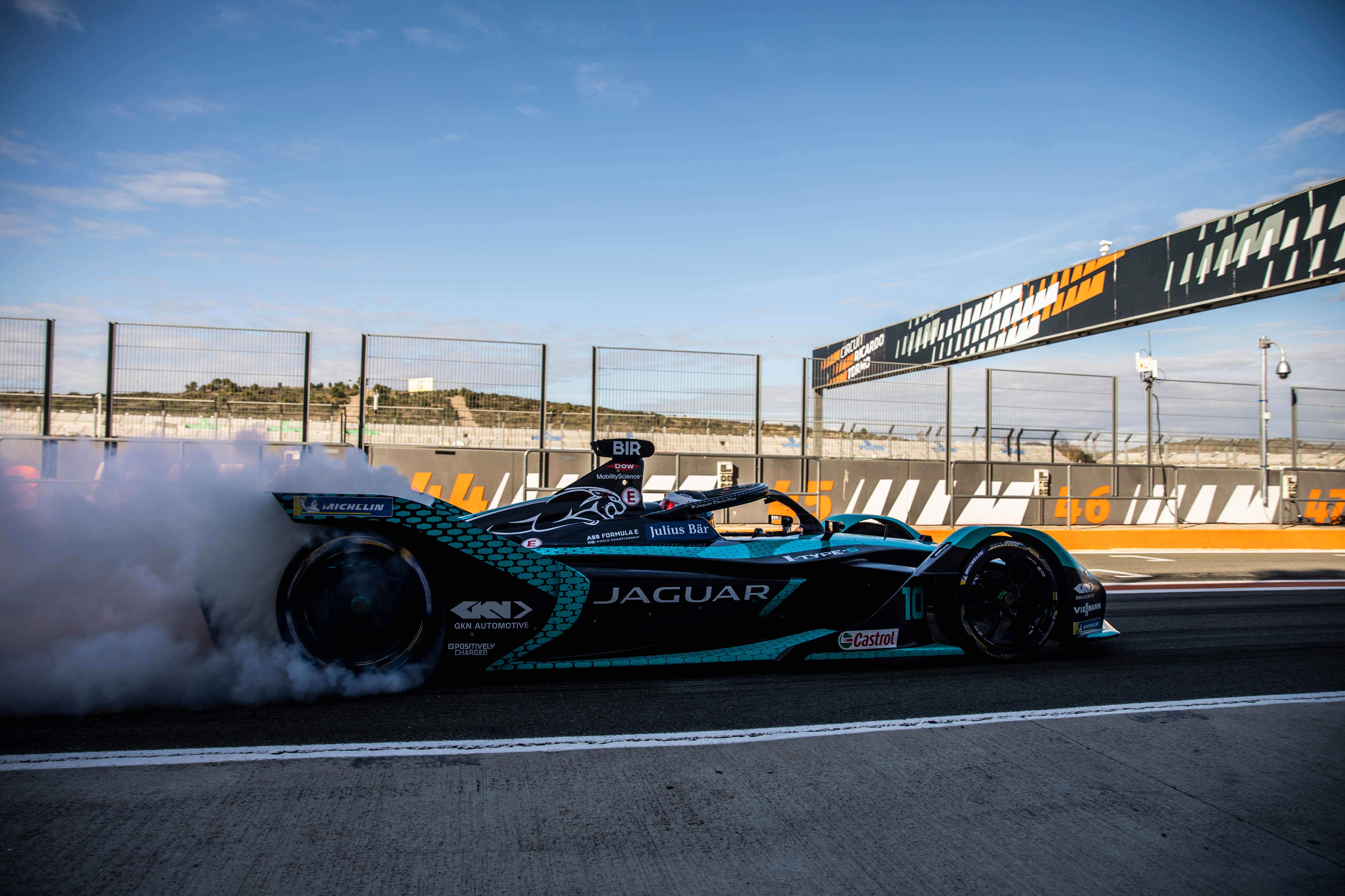 JAGUAR RACING DA LA BIENVENIDA A MICRO FOCUS COMO COLABORADOR TÉCNICO OFICIAL PARA ACELERAR EL RENDIMIENTO DENTRO Y FUERA DE LA PISTA